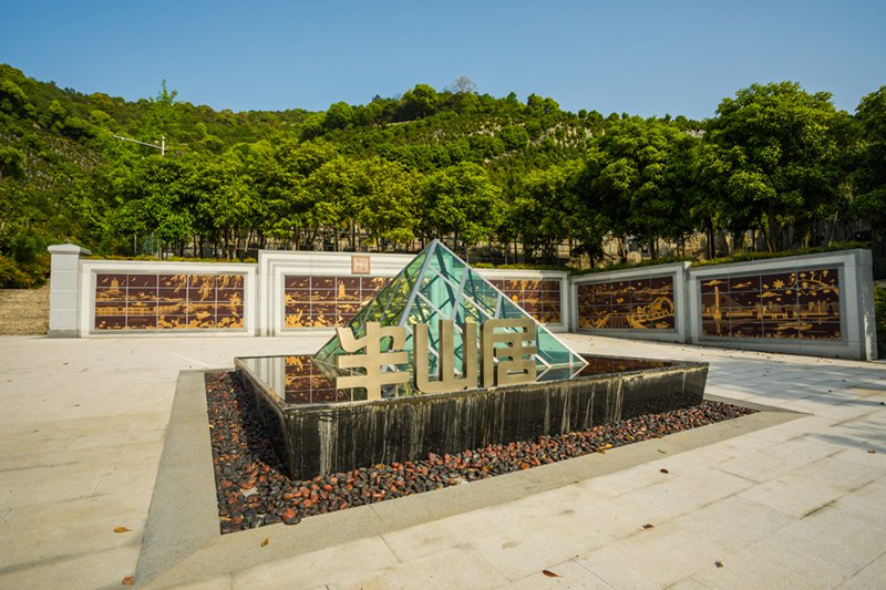 感触天然之美，人生就是博官网集团的陵寝规划哲学