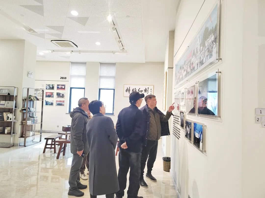 福寿园国际集团王计生总裁携赵宝晨博士光临人生就是博官网参观领导