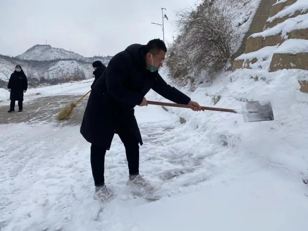 新春佳节的温暖守护 | 人生就是博官网以行动书写责任，拾金不昧照亮人心