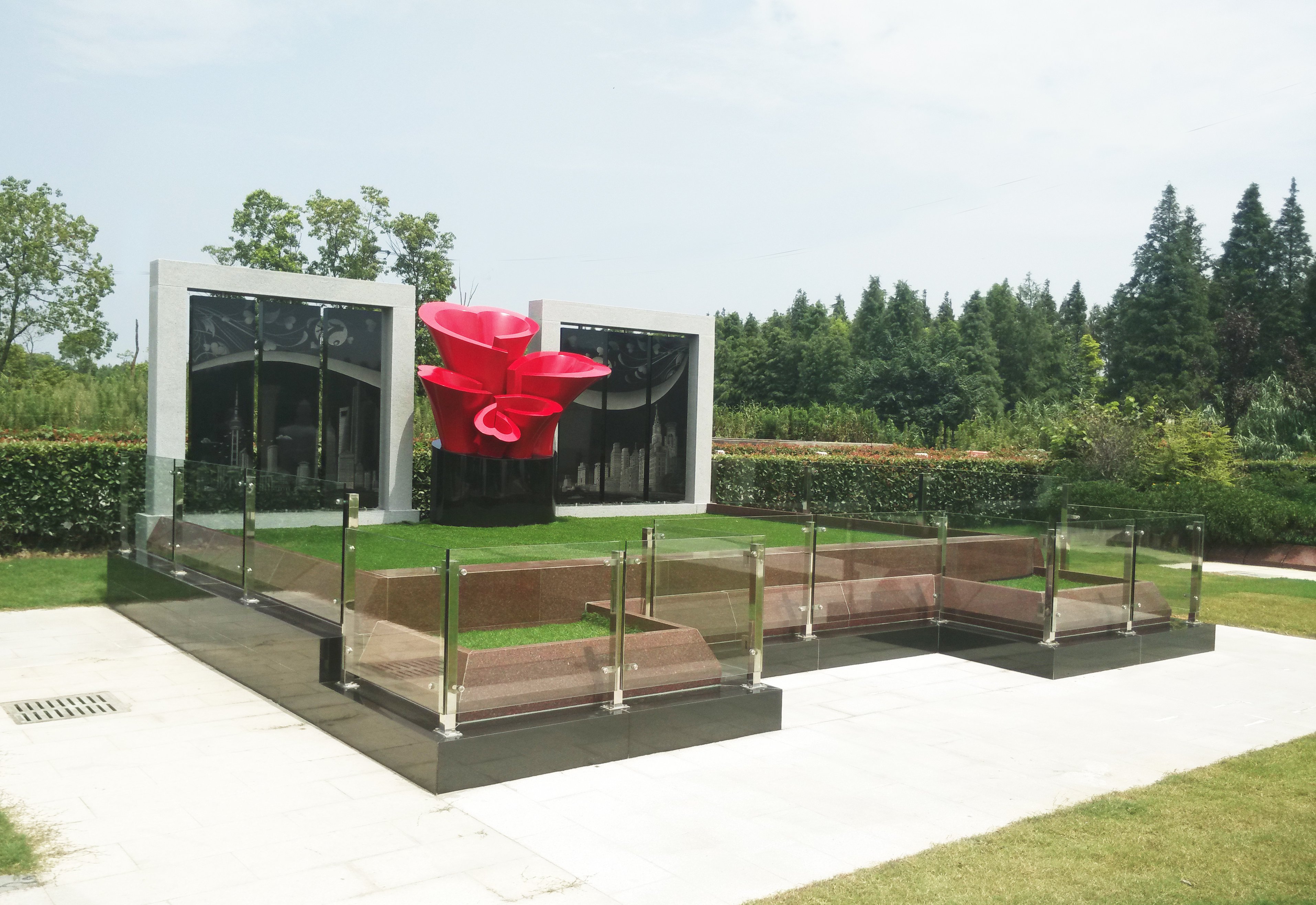 上海浦东汇龙园：公益性葬式创新引领殡葬新风尚